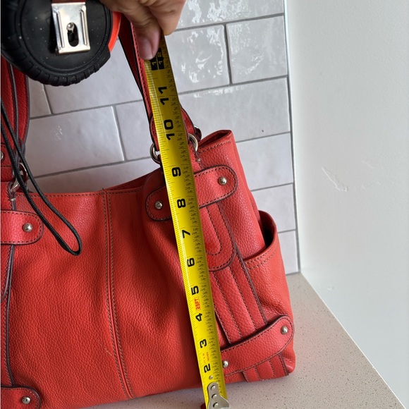 Elegant Red Leather Tote Bag - Picture 8 of 10